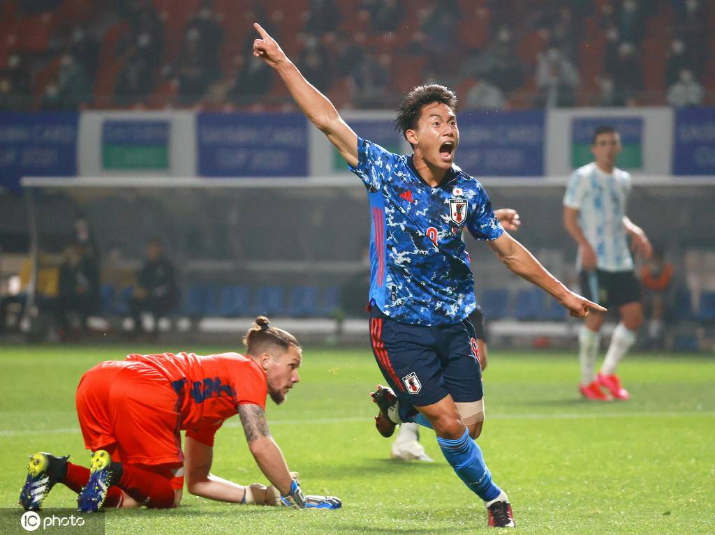 日本鏖战阿根廷,阿尔巴送出助攻 日本鏖战阿根廷,阿尔巴送出助攻