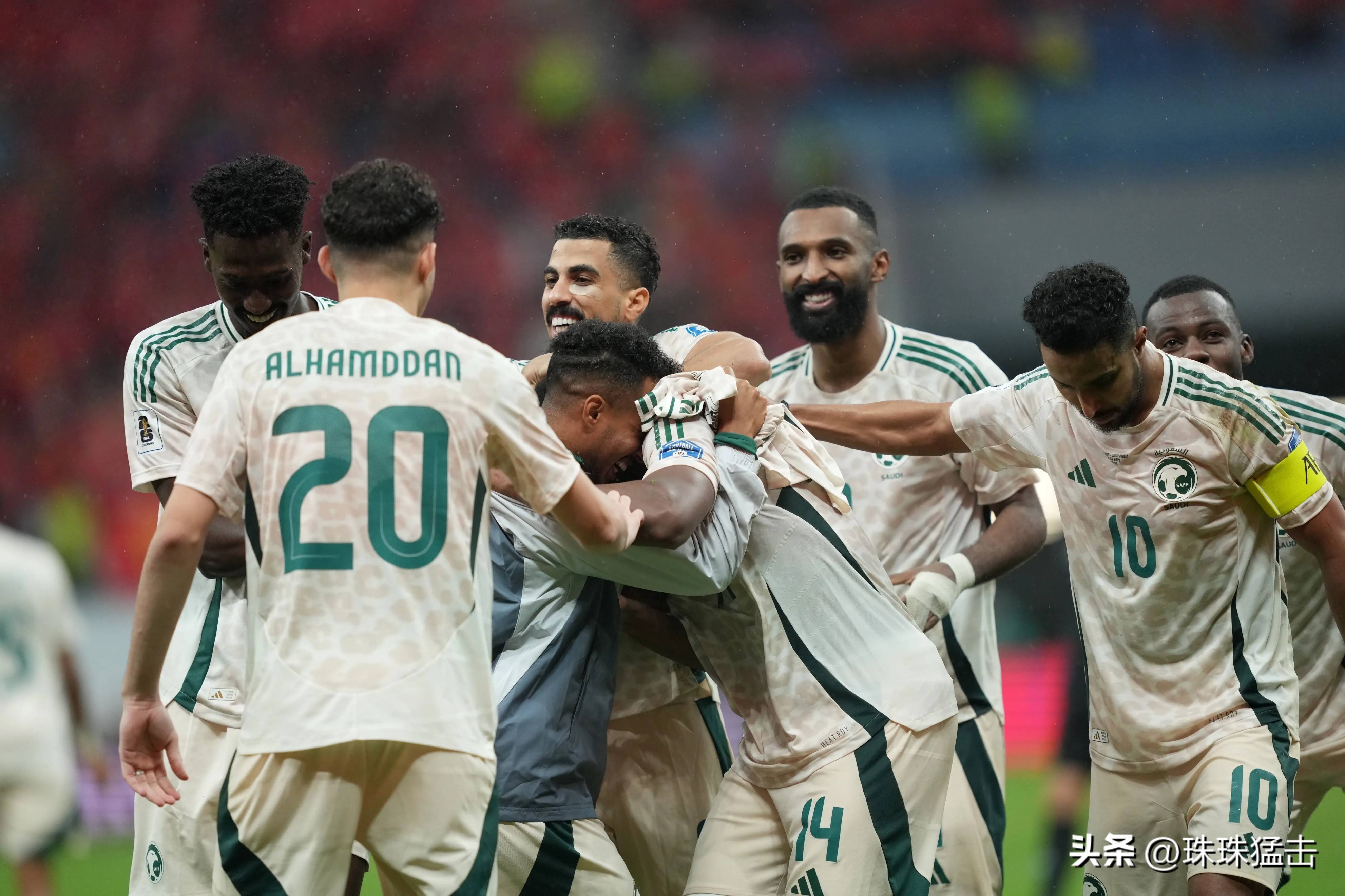 关于印尼羽毛球队爆冷丹麦羽毛球队，陶菲克统治全场的信息