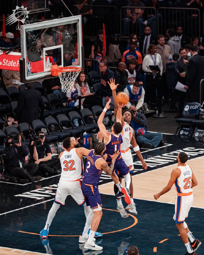 开云体育在线-关于立陶宛男篮鏖战湖人B队，布克高光表现的信息