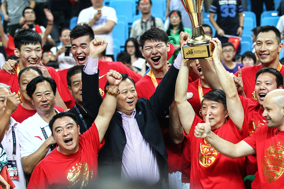 包含国奥队挑战卡塔尔杯，队员备战精神饱满的词条