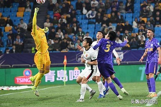 包含东亚球队迎战西亚对手，激烈角逐引发热议的词条