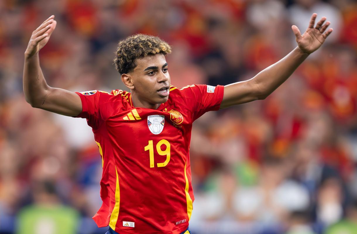 欧国联比赛出彩球员惊艳全场球迷