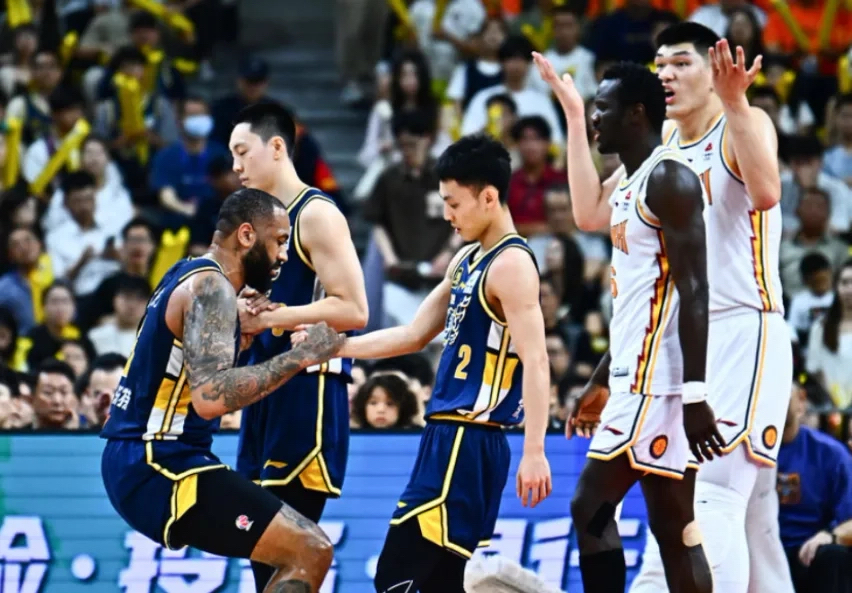 关于球队实力差距被扭转，出人意料的比赛场面！的信息