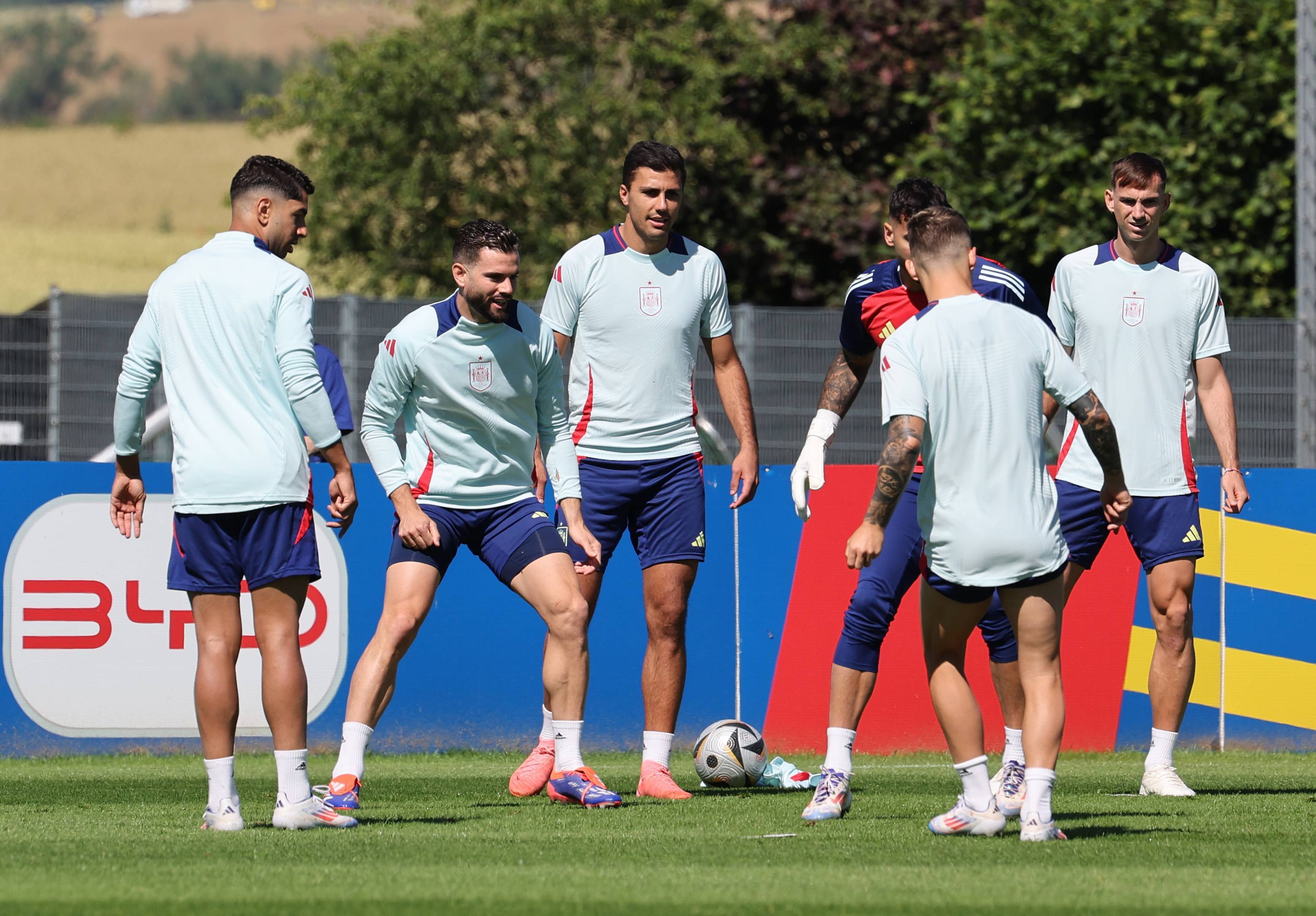 开云体育入口-西班牙队球员集体发挥战无不胜