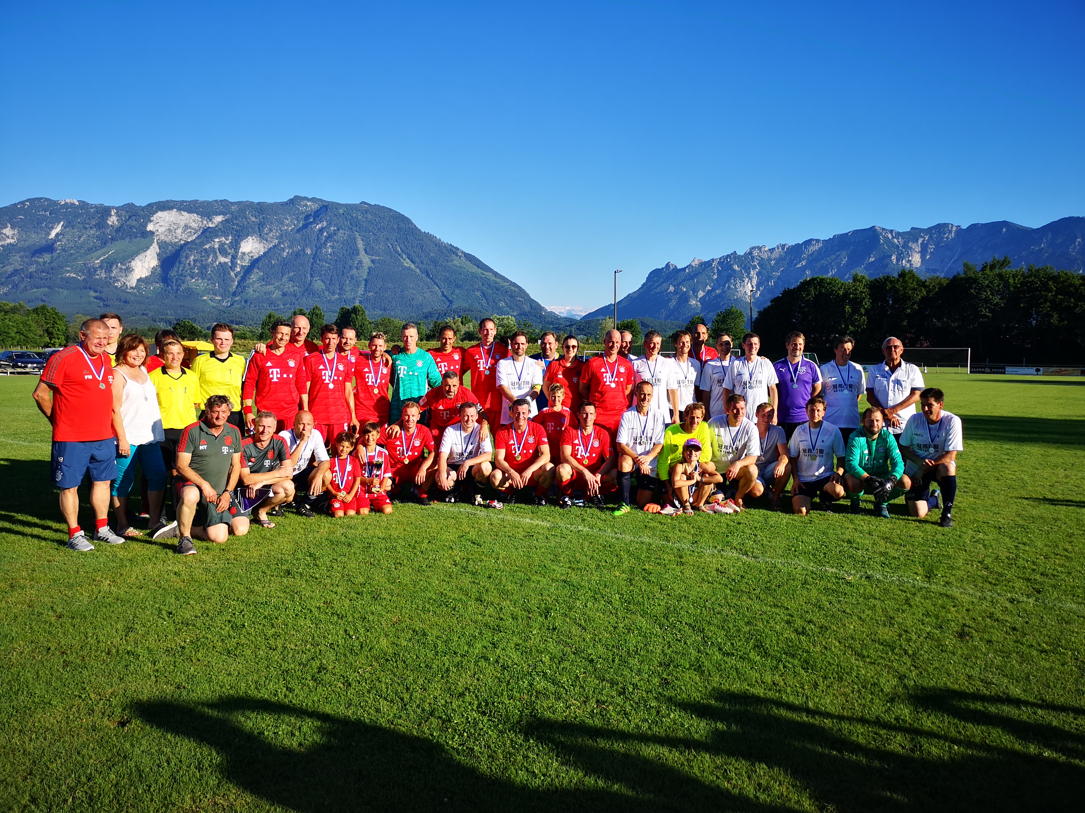 一支劲旅将在下场比赛中出战，团队士气高涨