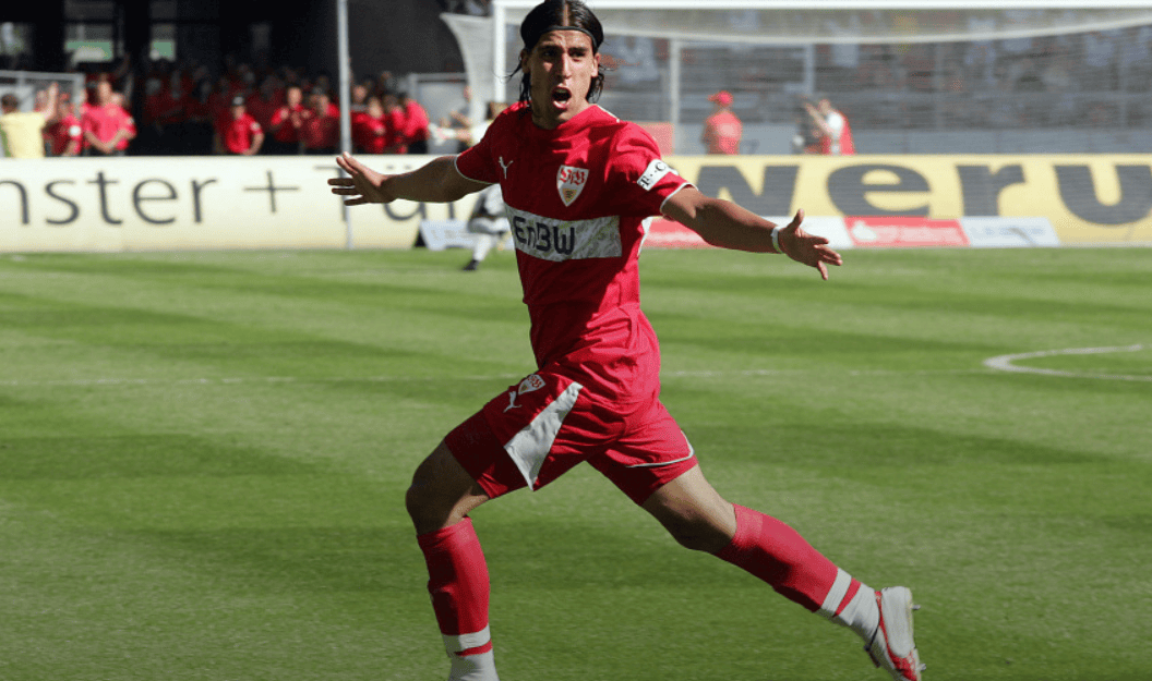 斯图加特客场逆转获胜,摆脱保级压力的简单介绍 斯图加特客场逆转获胜,摆脱保级压力的简单介绍