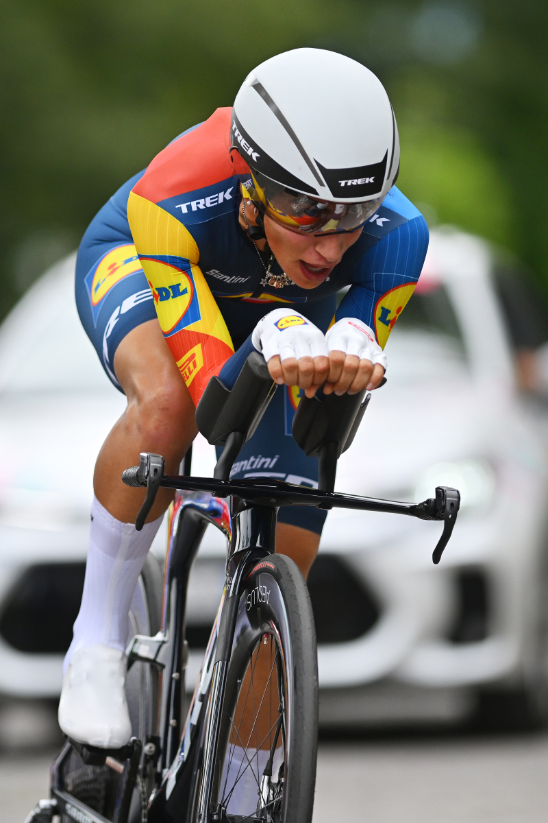 开云足球直播-加拿大运动员激情拼搏，勇往直前无所畏惧的简单介绍