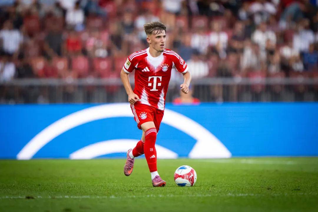 拜仁慕尼黑全力以赴，成功击败对手取得胜利的简单介绍