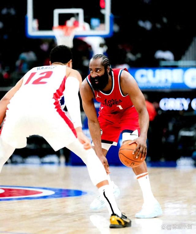 开云体育-独行侠逆转爵士，伦纳德带队取胜