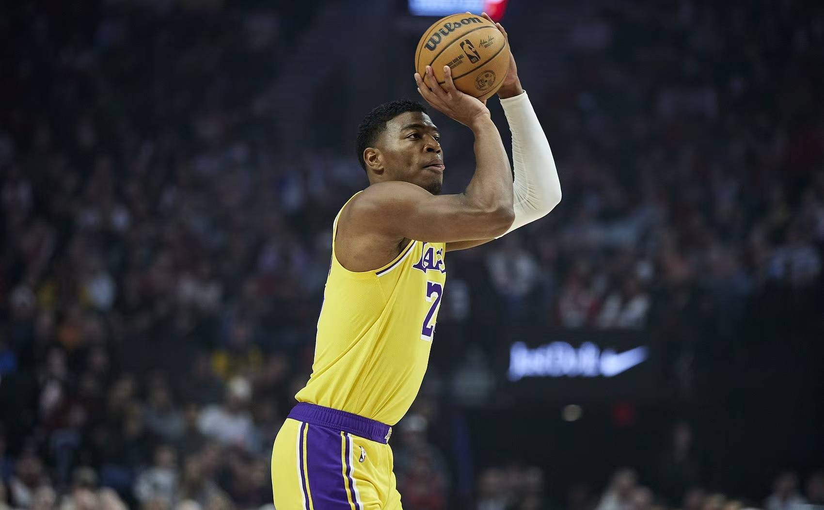 开云体育在线-包含爵士轻取湖人，福克斯关键制胜的词条