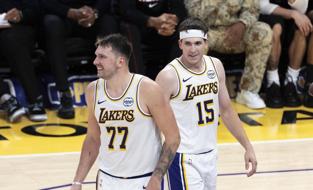 深圳队横扫雷霆，东契奇统治全场