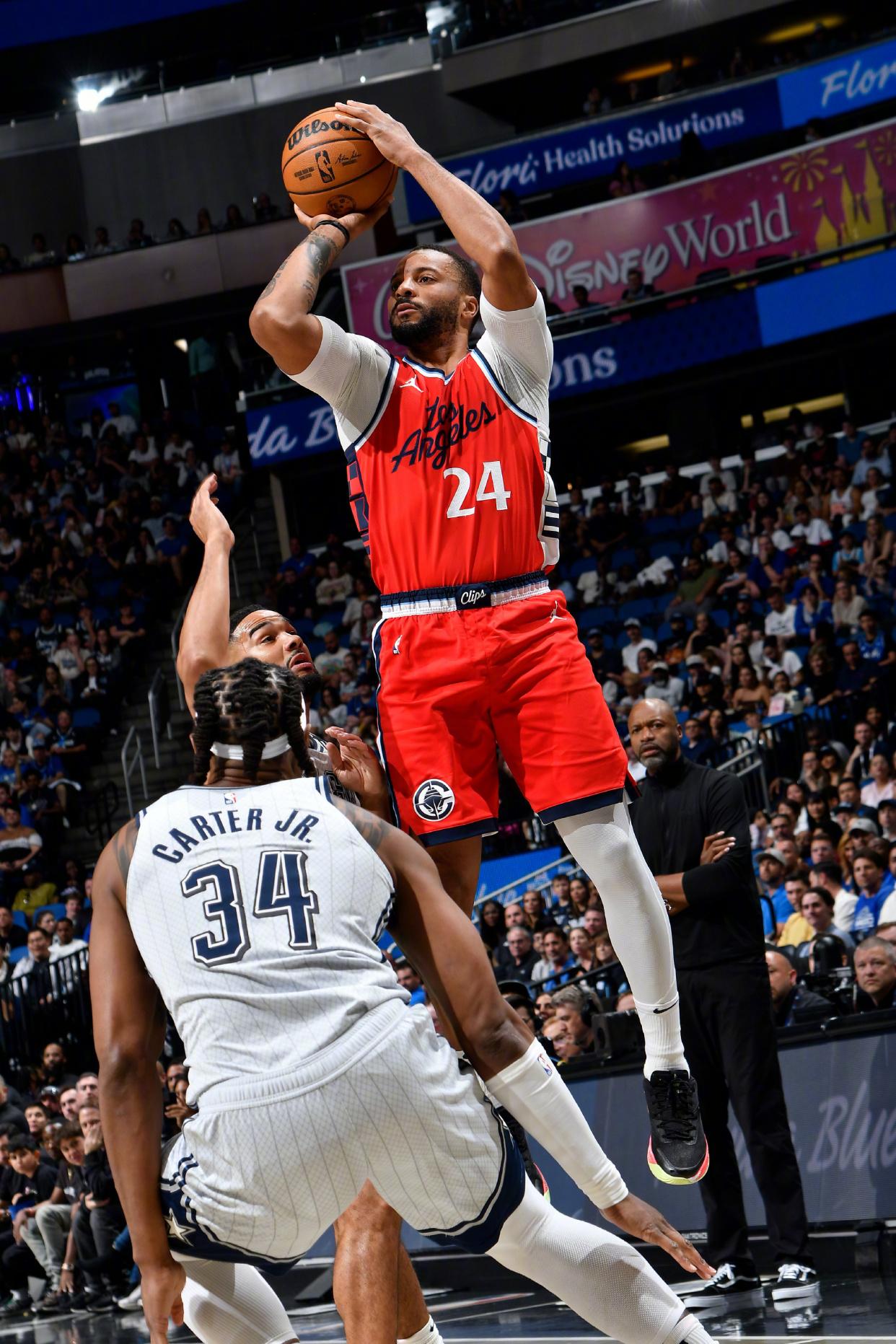 关于魔术横扫青岛队，哈登惊艳四座的信息