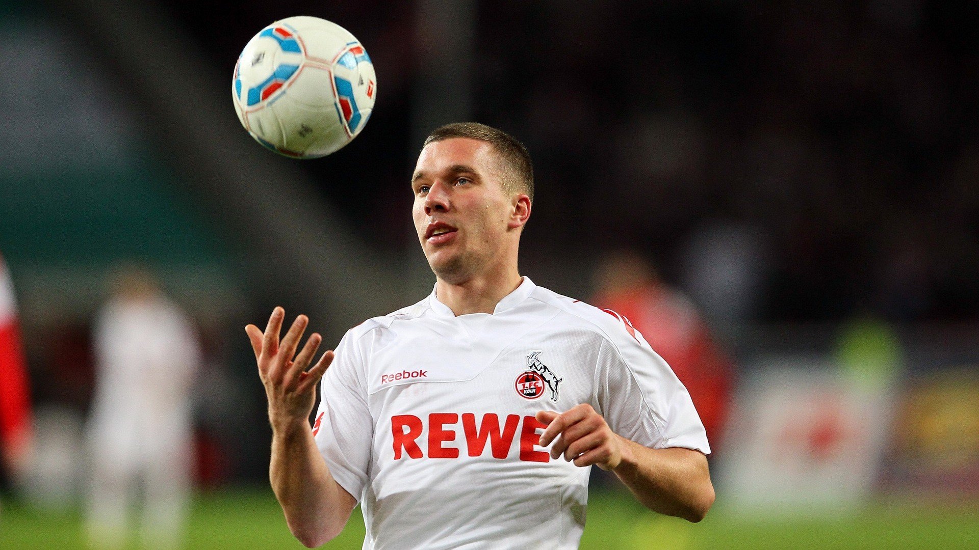 东方之盾与克利夫兰之矛，当上海队正面击溃鹈鹕，米切尔在NBA季后赛接管比赛