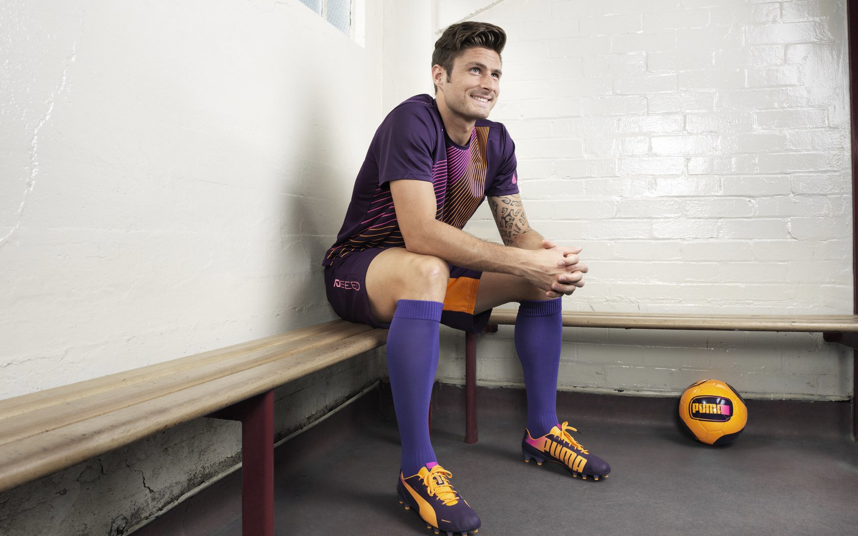 开云体育平台APP-黑马奇迹！亚特兰大连续得分压制拜仁，欧冠决赛上演战术革命